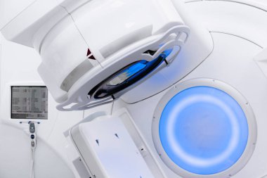 Kanser terapisi, kanser hastalarını tedavi etmek için onkolojide gelişmiş tıbbi hızlandırıcı.