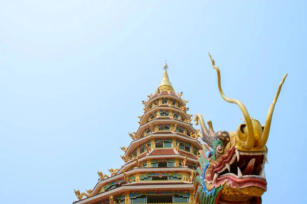 Kinesisk Tempel Med Drager Wat Hyua Pla Kang Chiang Rai – stockfoto