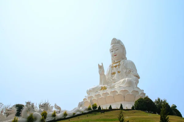 Estátua Guanyin Templo Chinês Wat Hyua Pla Kang Chiang Rai — Fotografia de Stock