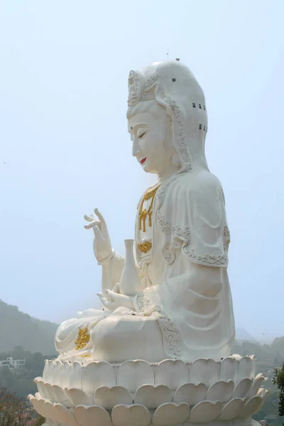 Guanyin Standbeeld Chinese Tempel Wat Hyua Pla Kang Chiang Rai — Stockfoto
