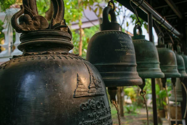 Hagyományos Bronz Harangok Buddhista Templomban Chiang Rai Északra Thaiföldön — Stock Fotó