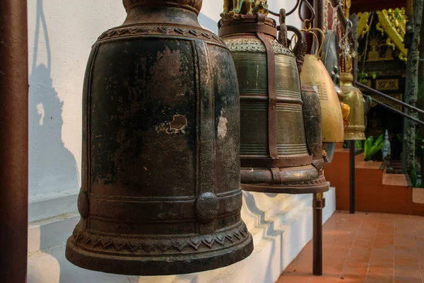 Традиційні Бронзові Дзвони Буддійському Храмі Чан Рай Північ Від Таїланду — стокове фото