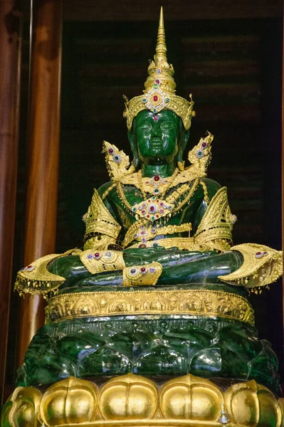 Copia Emmerald Buddha Chiang Rai Norte Tailandia —  Fotos de Stock