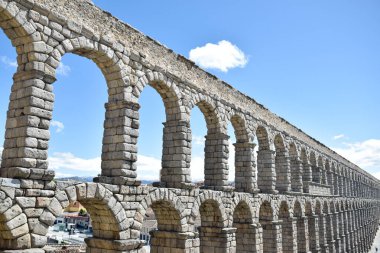Segovia Aqueduct 'un sağ görüşü Roma yapımı. Su taşımak için. İspanya