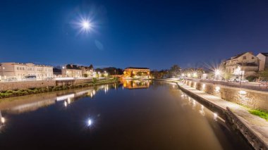 the Aisne river in Soissons and the Saint Waast quays by night