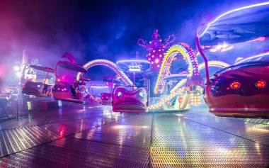 Akşamları parkın gece manzarası.