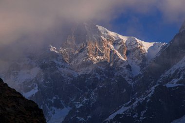 Dağların güzel manzarası