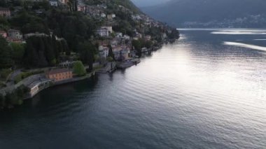 Kuzey İtalya 'daki Garda Gölü. hava görünümü
