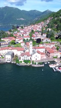 Como Gölü 'ndeki tipik bir İtalyan kasabası olan Torno' nun bahçeleri ve küçük romantik caddeleriyle ilgili sinematik çekimler.