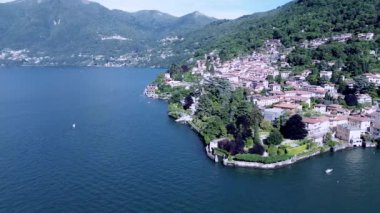 Como Gölü 'ndeki tipik bir İtalyan kasabası olan Torno' nun bahçeleri ve küçük romantik caddeleriyle ilgili sinematik çekimler.