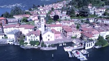Como Gölü 'ndeki tipik bir İtalyan kasabası olan Torno' nun bahçeleri ve küçük romantik caddeleriyle ilgili sinematik çekimler.
