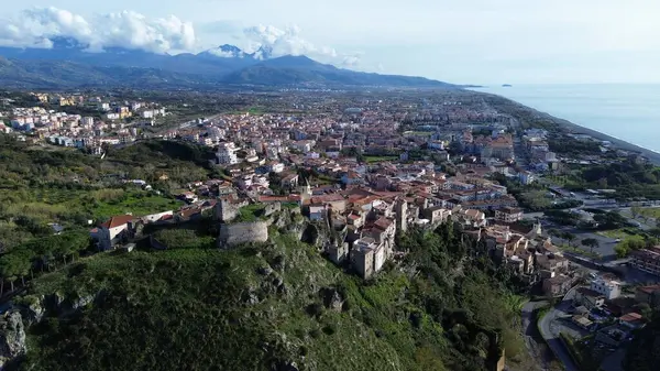 Calabria 'daki Scalea şehrindeki binaların yukarıdan bakıldığında çok anlamlı.