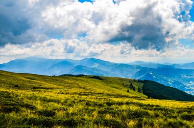Dağların güzel manzarası