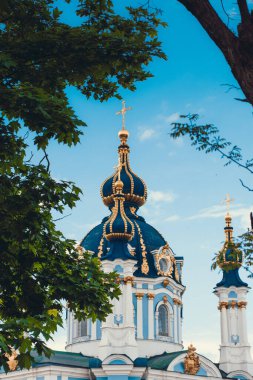 St. Petersburg, Rusya 'da. Temmuz 210. Güneşli bir yaz gününde Nevsky şehrinin güzel manzarası.