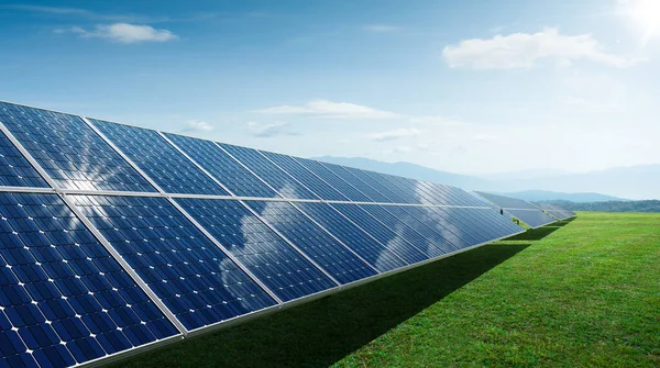 Солнечные Панели Питают Ферму Эко Чистая Устойчивая Энергетическая Концепция Рендеринг — стоковое фото