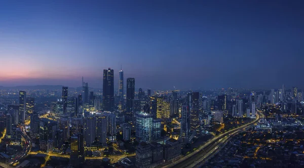 Vista Aérea Del Paisaje Urbano Antes Del Amanecer —  Fotos de Stock