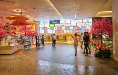 Kuala Lumpur, Malezya, 13 Ekim 2023: Pavilion Bukit Jalil 'deki Tokyo şehrinin Japon yemeği, sanat, perakende ve kültürüyle manzarası, Pavilion alışveriş merkezi Kuala Lumpur' daki ünlü alışveriş merkezlerinden biridir.