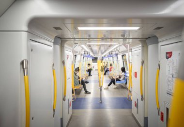 KUALA LUMPUR, MALAYSIA - NOV 08, 2023: MRT treni içinde Kuala Lumpur, Malezya.