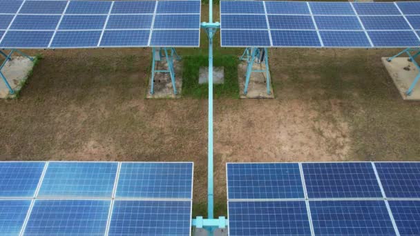 Солнечные Батареи Солнечной Электростанции Ферме Солнечных Батарей Зеленая Энергия Солнца — стоковое видео