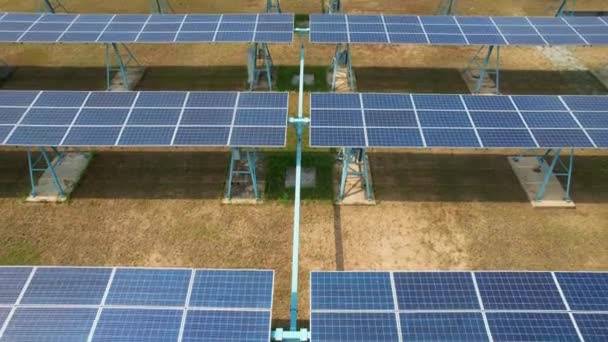 Zonnepanelen Zonne Energiecentrale Zonnecelboerderij Groene Zonne Energie Ecologie Zonne Energie — Stockvideo