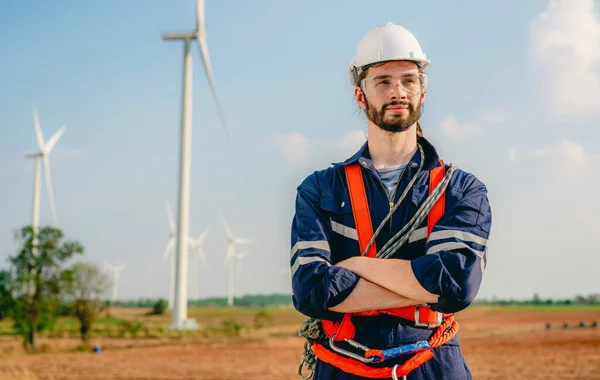 Professional Engineer Technician Working Outdoor Wind Turbine Field Environmental Engineer — Stock Fotó