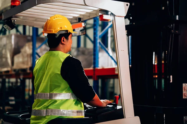 Forklift Driver Boxes Modern Warehouse Professional Warehouse Worker Driver Moving — Fotografia de Stock