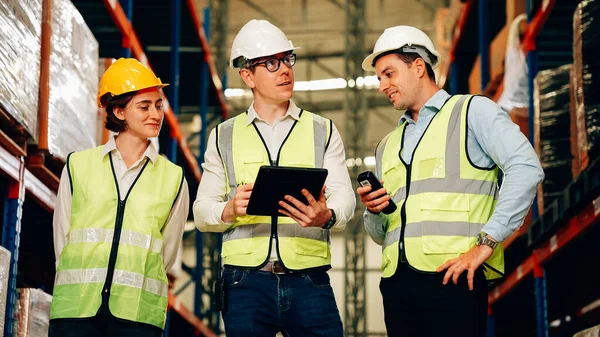 Professional Warehouse Workers Safety Vest Talking Discussing Plan Standing Storage — Stock Photo, Image