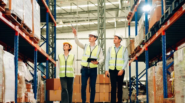 Professional Warehouse Workers Safety Vest Talking Discussing Plan Standing Storage — Stock Photo, Image