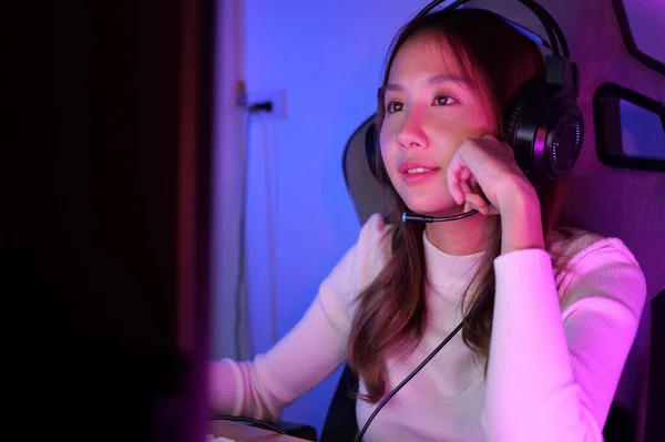 Young Female Game Streamer Playing Online Game Computer Home Gamer — Foto de Stock