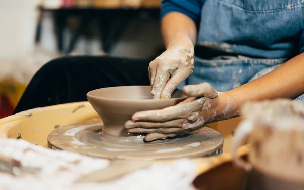Professional Craftsman Potter Making Jug Clay Potters Wheel Circle Workshop — Stock Photo, Image