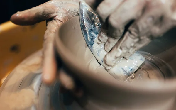 Professional Craftsman Potter Making Jug Clay Potters Wheel Circle Workshop — Stok fotoğraf