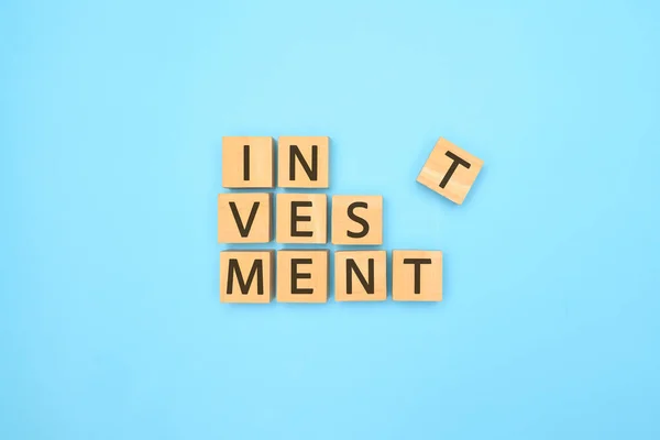Texte Investissement Sur Fond Bleu Stratégie Investissement Avantages Pour Devenir — Photo