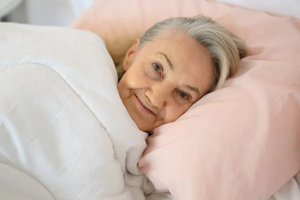 Retrato Sorridente Mulher Sênior Feliz Sorrindo Descansando Casa Pessoas Aposentadoria — Fotografia de Stock