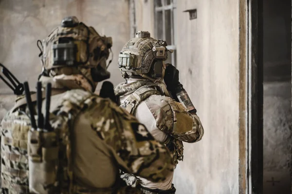Equipe Especializada Soldados Atacando Inimigo Durante Operação Militar Soldados Exército — Fotografia de Stock