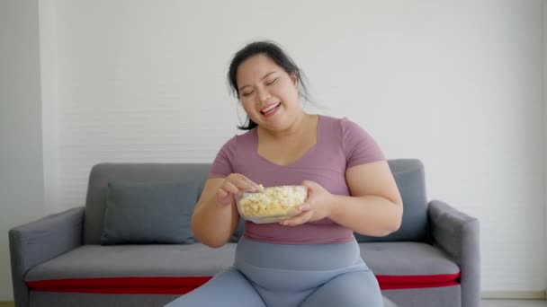 Happy Chubby Woman Happy Vivacious Size Women Embrace Beauty Daily — Stock Video