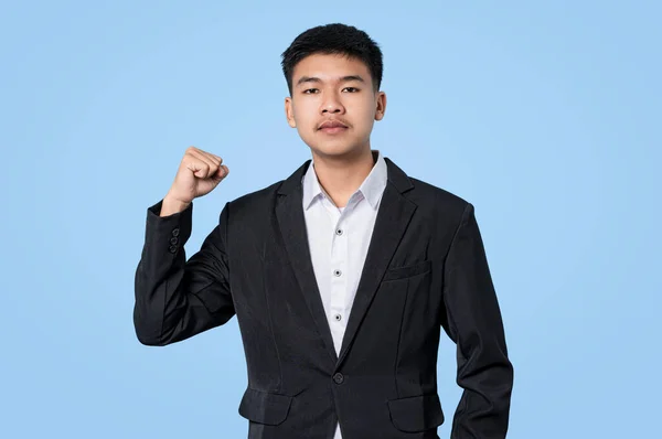 Jovem Bonito Asiático Empresário Animado Celebrando Sucesso Isolado Fundo Luz — Fotografia de Stock