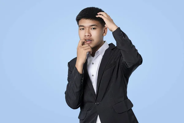 Jeune Bel Homme Affaires Asiatique Panique Inquiet Effrayé Visage Isolé — Photo