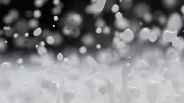 Молоко Розщеплюється Повільному Русі Макро Абстрактна Біла Стрибаюча Рідина Робить — стокове відео