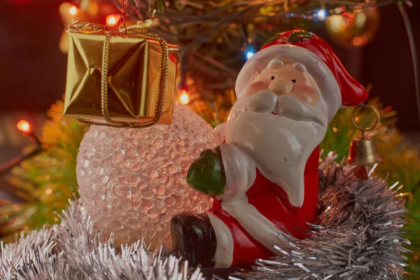 Noel 'de. Hediyeli Noel Baba. Yüksek kalite fotoğraf