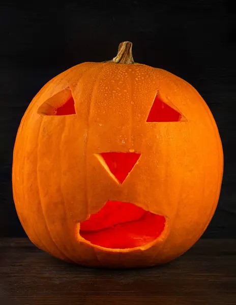 Eski ahşap arka planda Cadılar Bayramı balkabağı. Yüksek kalite fotoğraf