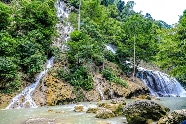 Wodospad Lapopu Tiered Riverside Kaskada Wyspie Sumba Indonezja Azja — Zdjęcie stockowe
