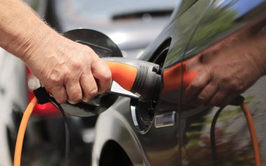 E-Mobilite, elektrikli araba şarj etmek.