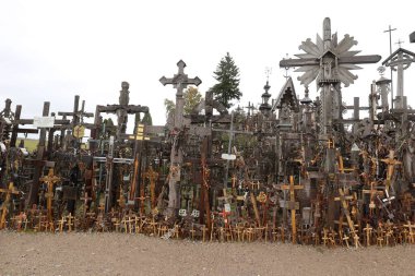 Kriziu Kalnas, Haç Tepesi, Lituania, Berg der Kreuze, Litauen 'deki Wallfahrtkind