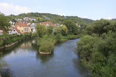 Ernsbach 'taki Kocher Nehri, Hohenlohe, Baden-Wuerttemberg, Almanya, Avrupa