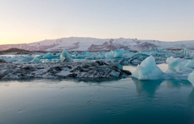  İzlanda, Avrupa 'daki Buzul Gölü Jkulsarlonu  