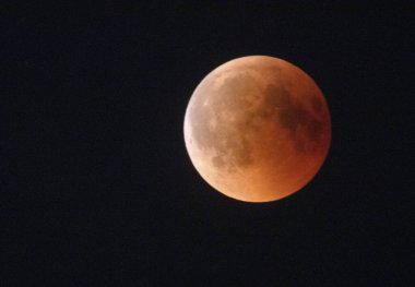 Ay tutulması - Kırmızı Renkli Ay