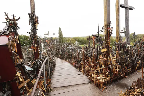 Kriziu Kalnas, Haç Tepesi, Lituania, Berg der Kreuze, Litauen 'deki Wallfahrtkind