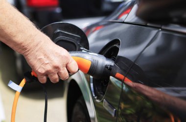 E-Mobilite, elektrikli araba şarj etmek.