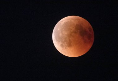 Ay tutulması - Kırmızı Renkli Ay