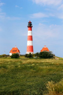 Almanya 'nın kuzeyinde Schleswig-Holstein eyâletinde Westerhever Deniz Feneri.